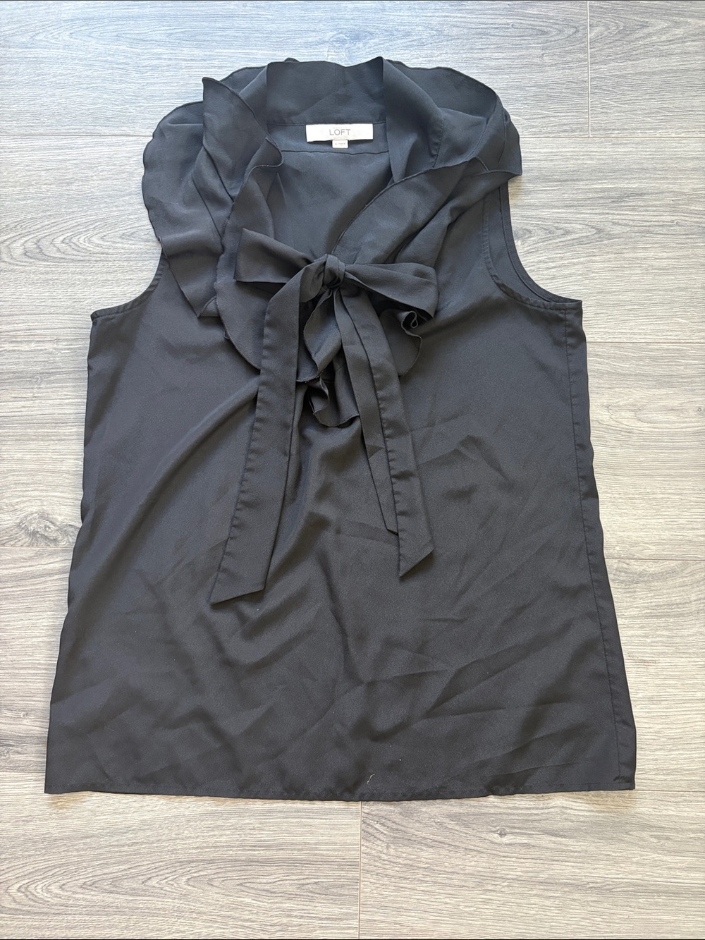 LOFT Women’s Black Ruffle Tie-Neck Sleeveless Blouse Top Size M